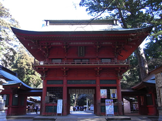 楼門（国指定重要文化財）。日本の三大楼門の一つに数えられている。