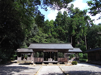 三社殿。左から、事代主神社、西御前神社、大国主神社。